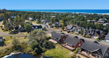 #StayinMyDistrict Heron Lake Hideaway w/Hot Tub