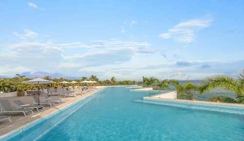 Zantamar 607: Beachfront Condo in La Cruz