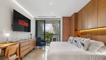 1 bedroom, desk, WiFi, bed sheets