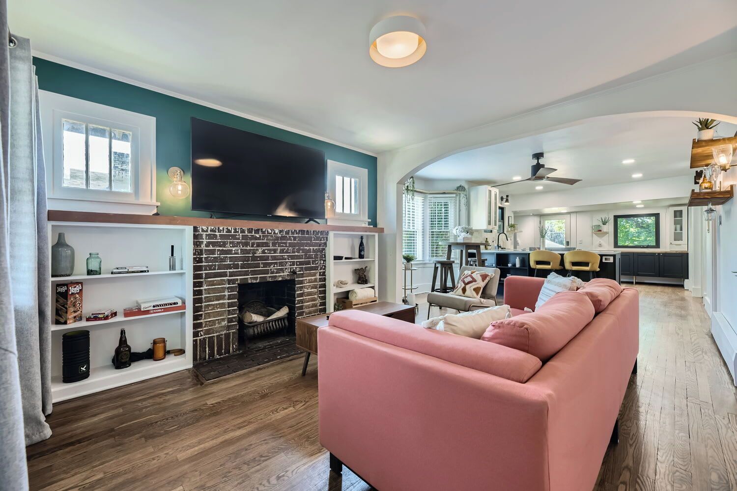 10 mins to DT Denver~ Newly Renovated~ Fire Pit