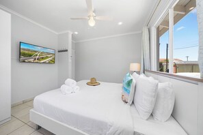 4 bedrooms, iron/ironing board, WiFi