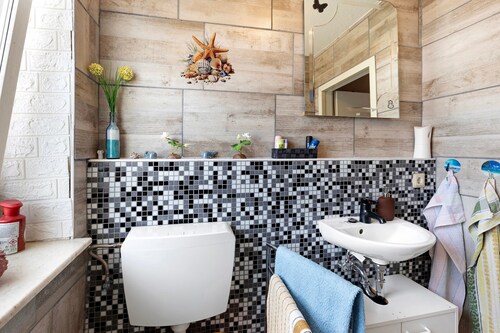 Apartment 'Wohnung Im Hinterhof' with Private Garden and Wi-Fi