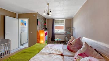 1 bedroom, free WiFi, bed sheets