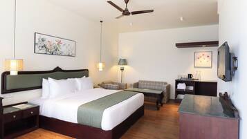 Habitación doble Premium | Caja de seguridad en la habitación y tabla de planchar con plancha