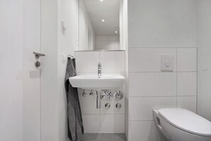 Shower, towels