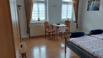 1 bedroom, free WiFi, bed sheets