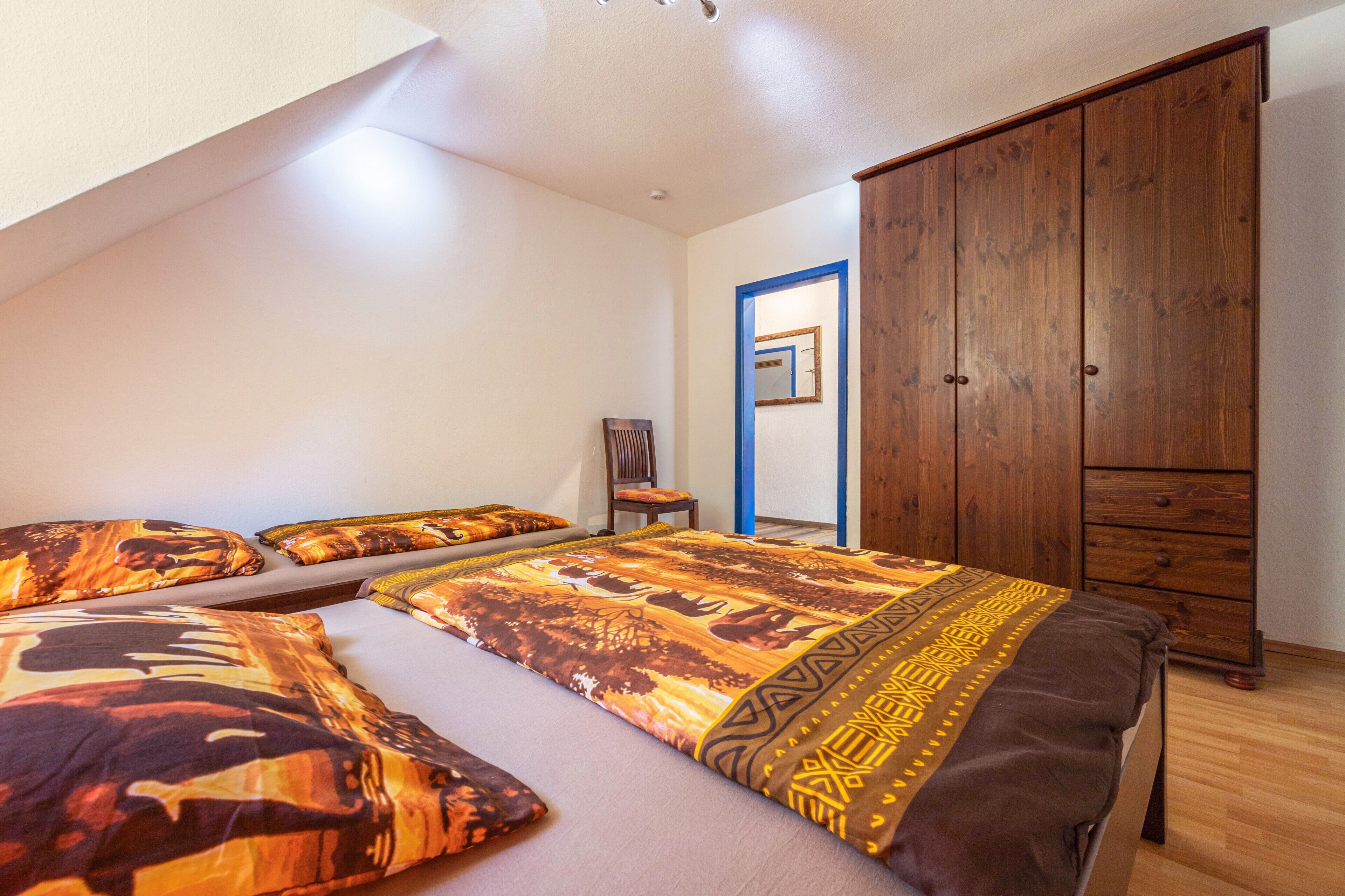 5 Schlafzimmer, Bügeleisen/Bügelbrett, kostenloses WLAN, Bettwäsche
