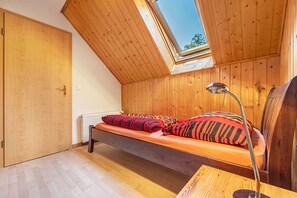 5 makuuhuonetta, silitysrauta/-lauta, ilmainen Wi-Fi, vuodevaatteet