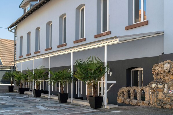 Exterior - Studio Apartment '1' with Shared Terrace and Wi-Fi (Rheinhausen)