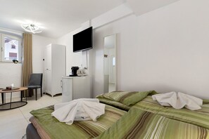1 bedroom, free WiFi, bed sheets