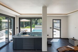 Hot Tub - Casa Calme With Spa And Gym, Opatija - Ičići, Croatia (Opatija - Ičići)