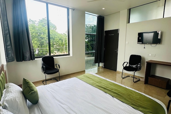 Premium Room | Premium bedding, memory foam beds, rollaway beds (surcharge)