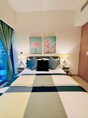 1 slaapkamer, een strijkplank/strijkijzer, wifi, beddengoed