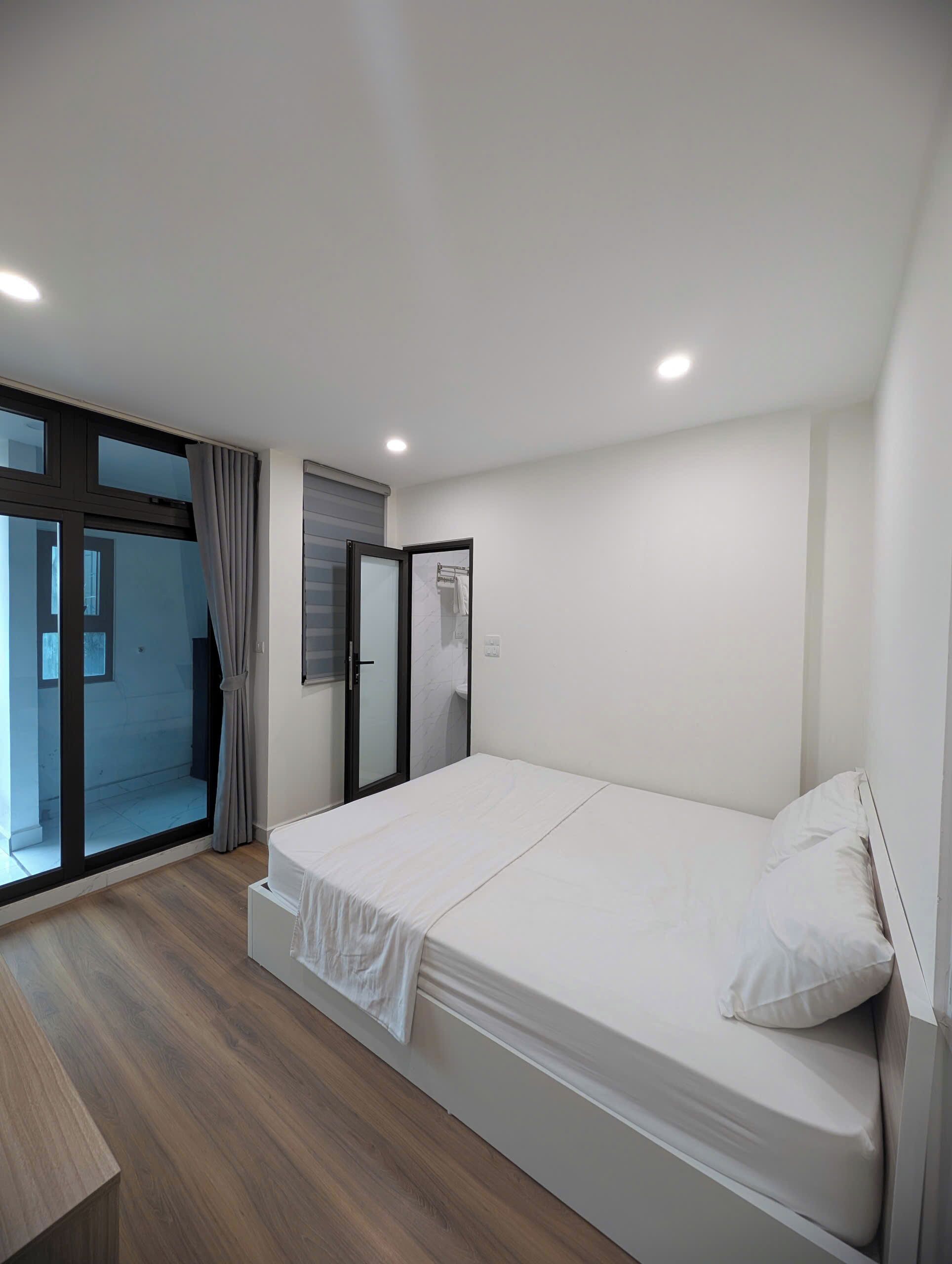 Deluxe Studio Suite, Balcony, City View | Minibar, desk, soundproofing, free WiFi
