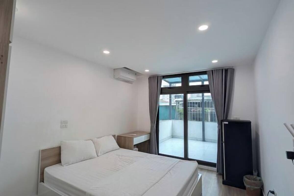Minibar, desk, soundproofing, free WiFi