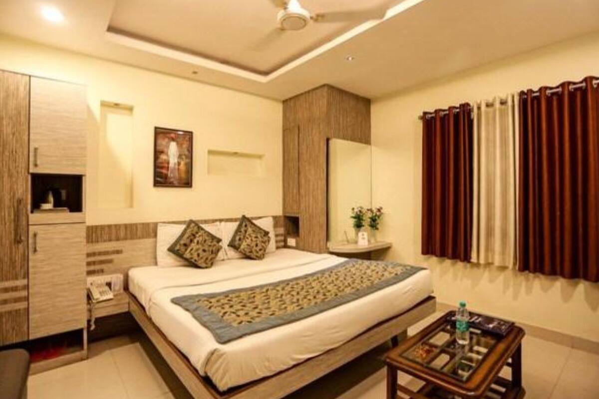 Luxury Double Room, City View | WiFi (free), bed sheets