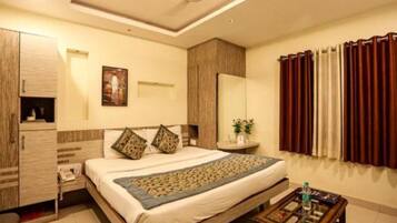 Luxury Double Room, City View | Free WiFi, bed sheets