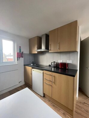 Fridge - Studio with Own kitchen & Shower (London)