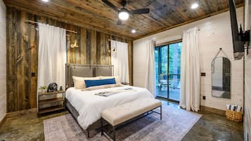 4 bedrooms, iron/ironing board, free WiFi, bed sheets