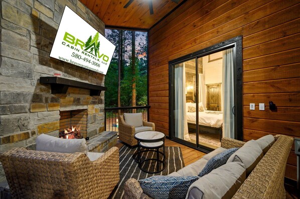 Property grounds - 4 BR W/ Hot Tub, Firepit, Cornhole, Frisby Golf, EV Outlet (Broken Bow)