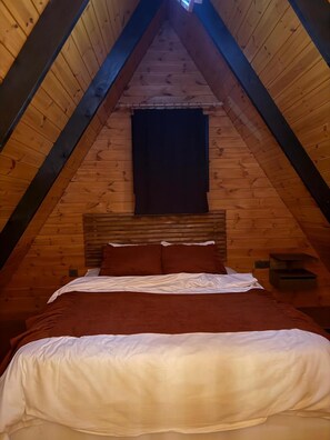 2 Schlafzimmer, italienische Bettbezüge von Frette