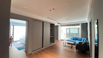 Apartemen Presidensial, balkon | 1 kamar tidur, brankas, meja kerja, dan kedap suara