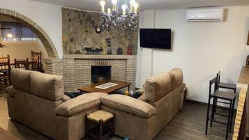 TV, fireplace, ping pong