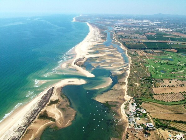 Playa en los alrededores