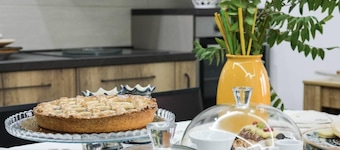 Room 'Stanza Del Vino' with Shared Terrace, Wi-Fi and Air Conditioning