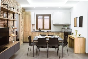 Dining - Room 'Stanza Del Grano' with Shared Terrace, Wi-Fi and Air Conditioning (Mazzarino)