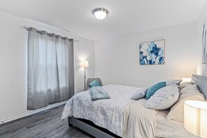 4 chambres, fer et planche à repasser, Wi-Fi gratuit, draps fournis