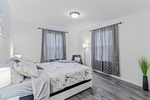 4 Schlafzimmer, Bügeleisen/Bügelbrett, kostenloses WLAN, Bettwäsche