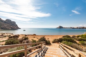 Beach nearby - Apartment 'Aguilas Con Ac Y Piscina' with Shared Pool, Wi-Fi and Air Conditioning (Águilas)