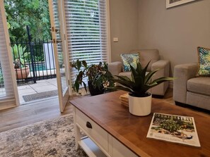 Interior - 229 - The Pool House (South Albury)