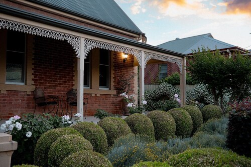 Luxury heritage property in the snowy valleys. Family friendly can sleep up to 8