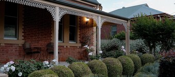 The Monarch Tumut - Heritage comfort