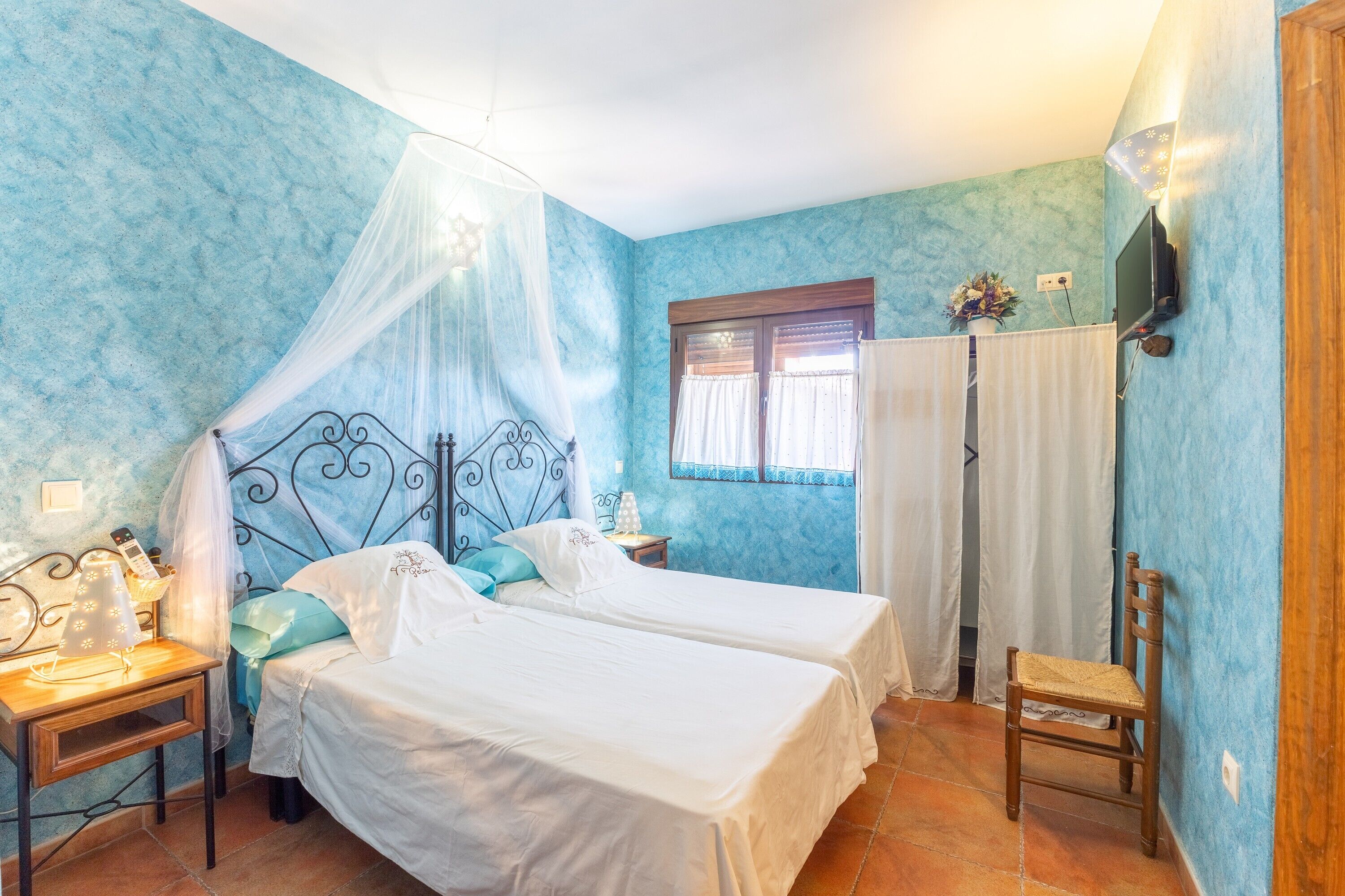 5 chambres, accès au Wi-Fi (inclus), literie fournie