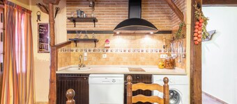Rural House 'El Tinao De La Petra' with Private Pool, Wi-Fi and Air Conditioning