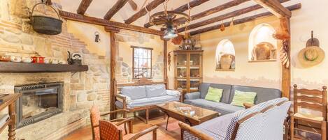 TV, fireplace, DVD player, stereo