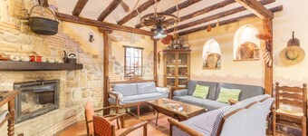 Rural House 'El Tinao De La Petra' with Private Pool, Wi-Fi and Air Conditioning