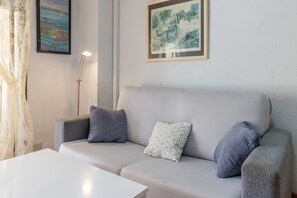 Tv, dvd-spelare och en stereo
