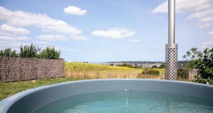 Ferienhaus 'Tiny House 'bada' Vue Mer' mit Meerblick, privater Terrasse und Wi-Fi