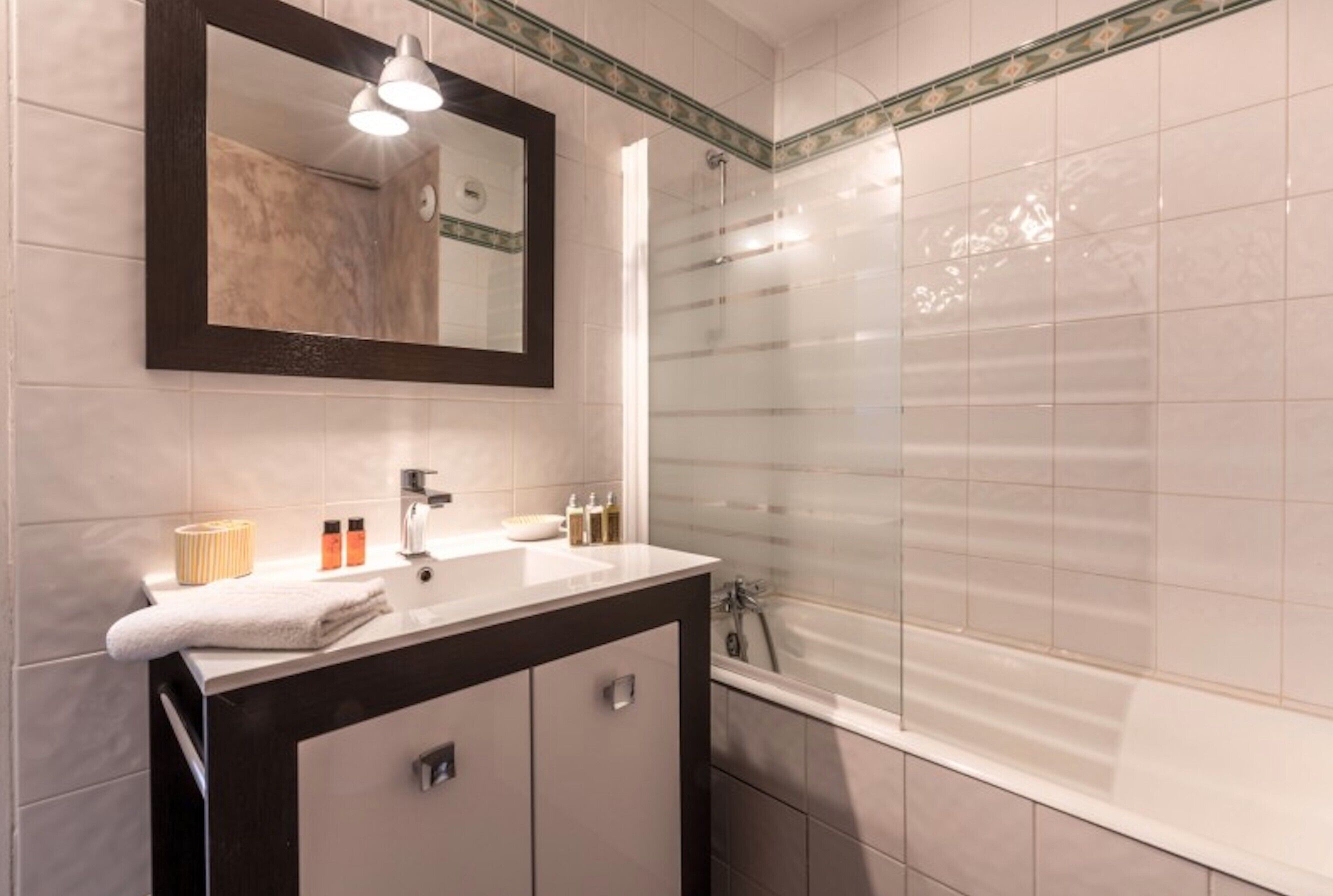 Shower, towels