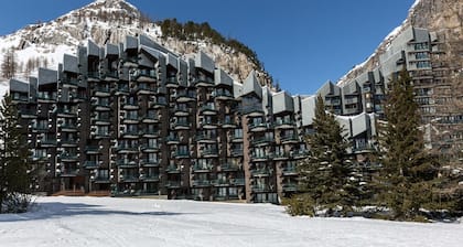 Appartement 'Sur Les Pistes - 8 Pers' avec vue sur les montagnes, balcons et Wi-Fi