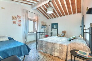 1 makuuhuone, silitysrauta/-lauta, ilmainen Wi-Fi, vuodevaatteet