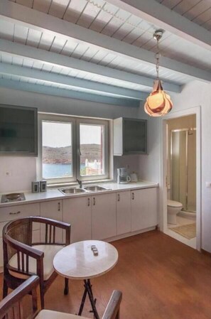 Kühlschrank, Ofen, Herdplatte, Geschirrspüler