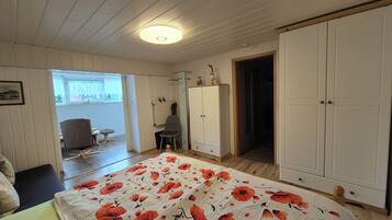 1 Schlafzimmer, Reisekinderbett, kostenloses WLAN, Bettwäsche