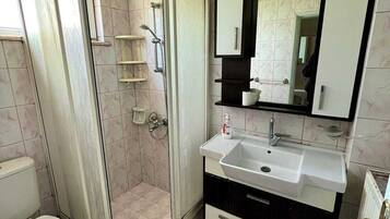 Lägenhet Comfort - balkong - havsutsikt | Badrum | Tofflor