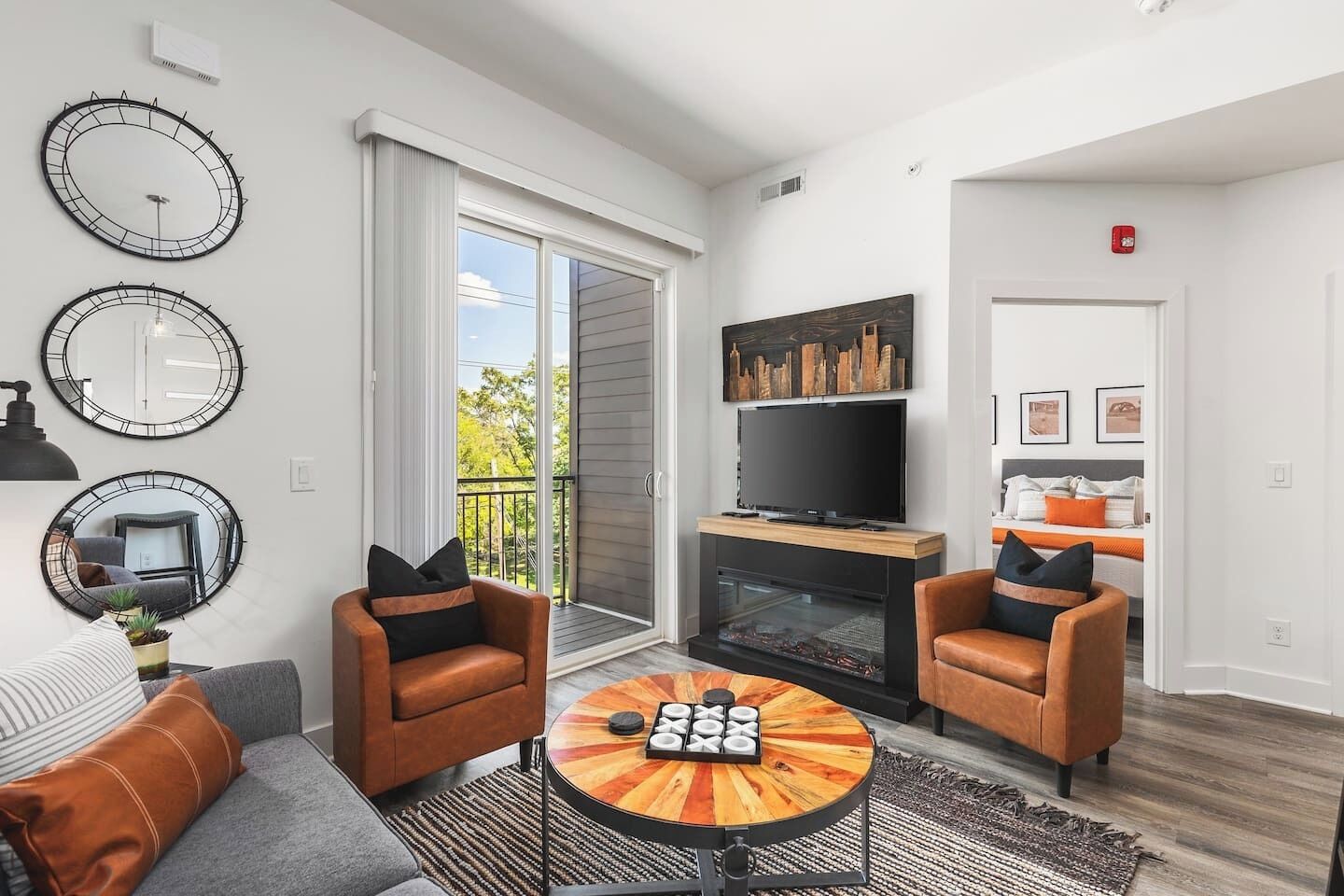 Private Balcony & Free Parking - 2 Miles to Downtown