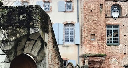 Chambre au Bord de Garonne. Ancienne Maison de PĂȘcheur Devenu Maison Dartiste